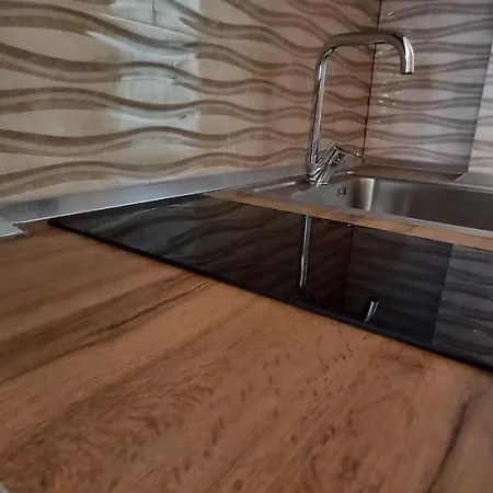 Views Of - Lunarossa شقة